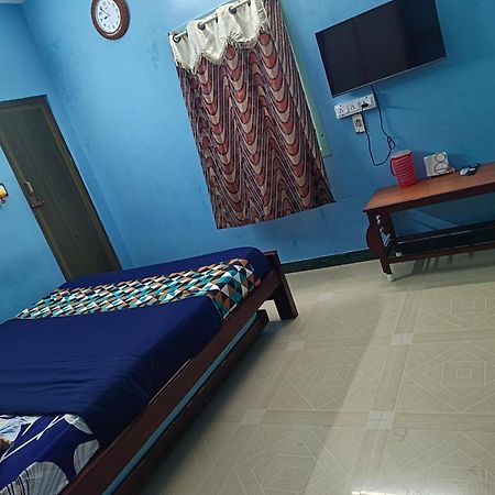 Blue Waves Homestay ポンディシェリ エクステリア 写真