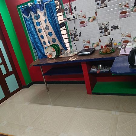 Blue Waves Homestay ポンディシェリ エクステリア 写真