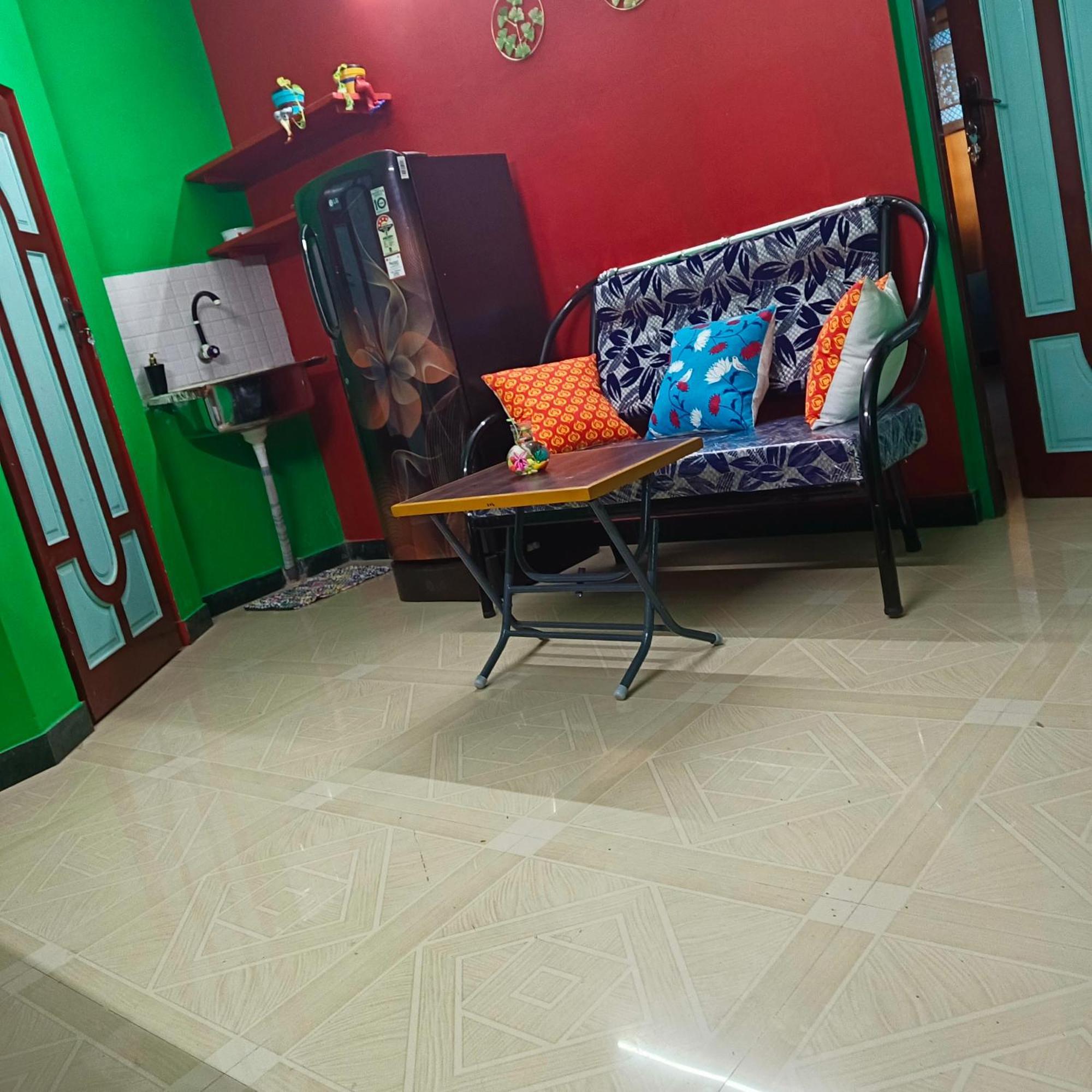 Blue Waves Homestay ポンディシェリ エクステリア 写真