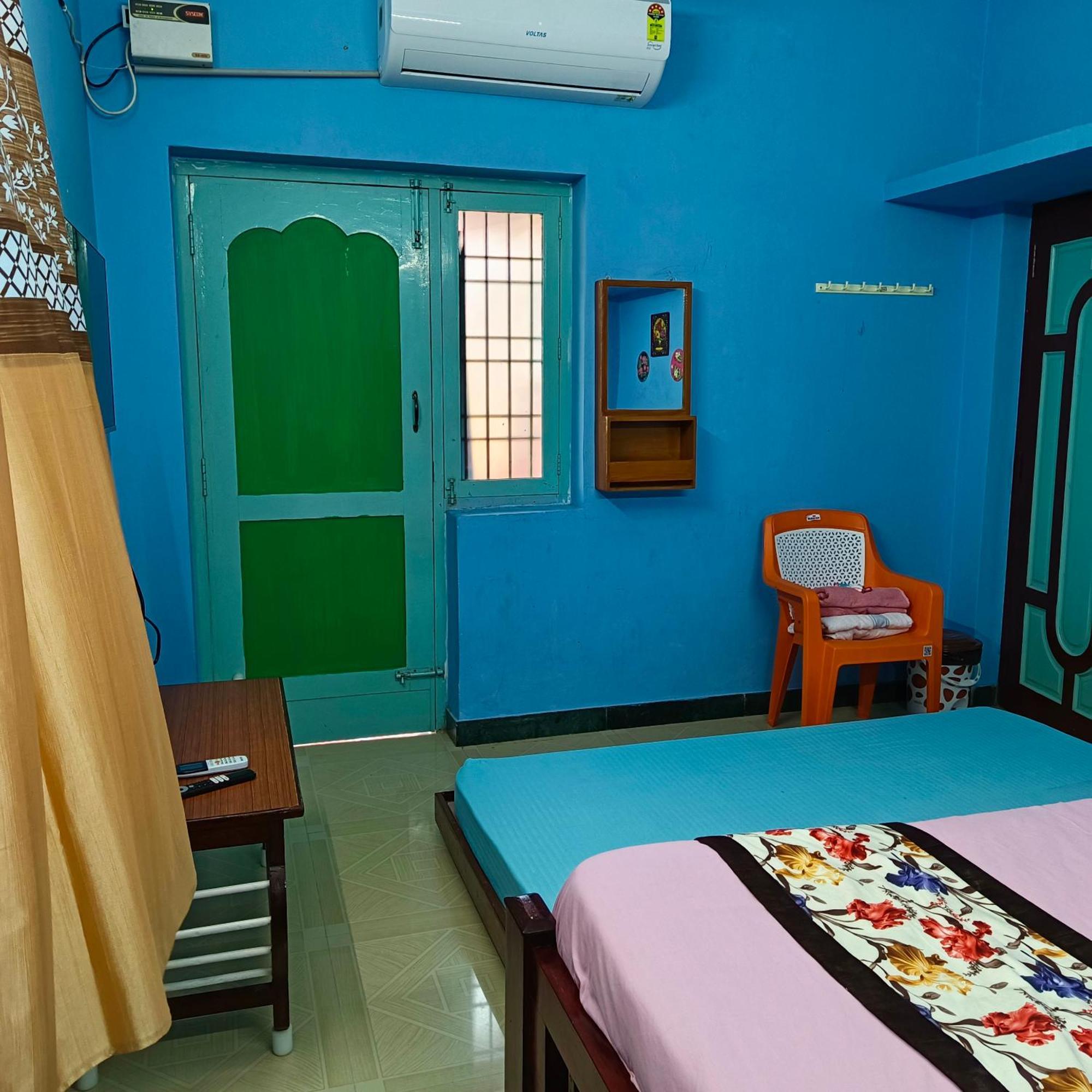 Blue Waves Homestay ポンディシェリ エクステリア 写真