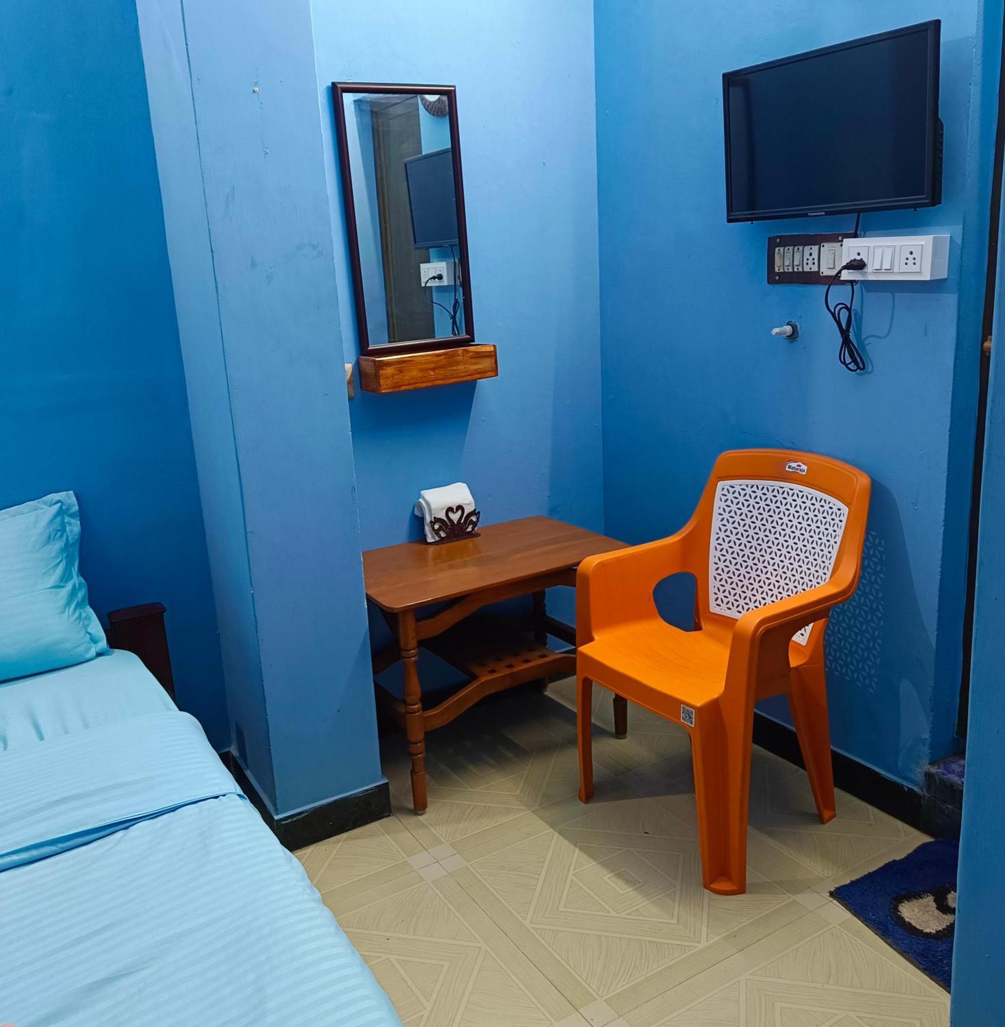 Blue Waves Homestay ポンディシェリ エクステリア 写真