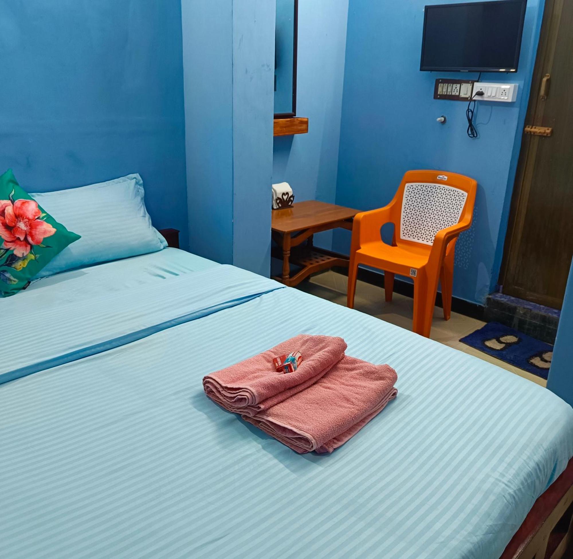 Blue Waves Homestay ポンディシェリ エクステリア 写真