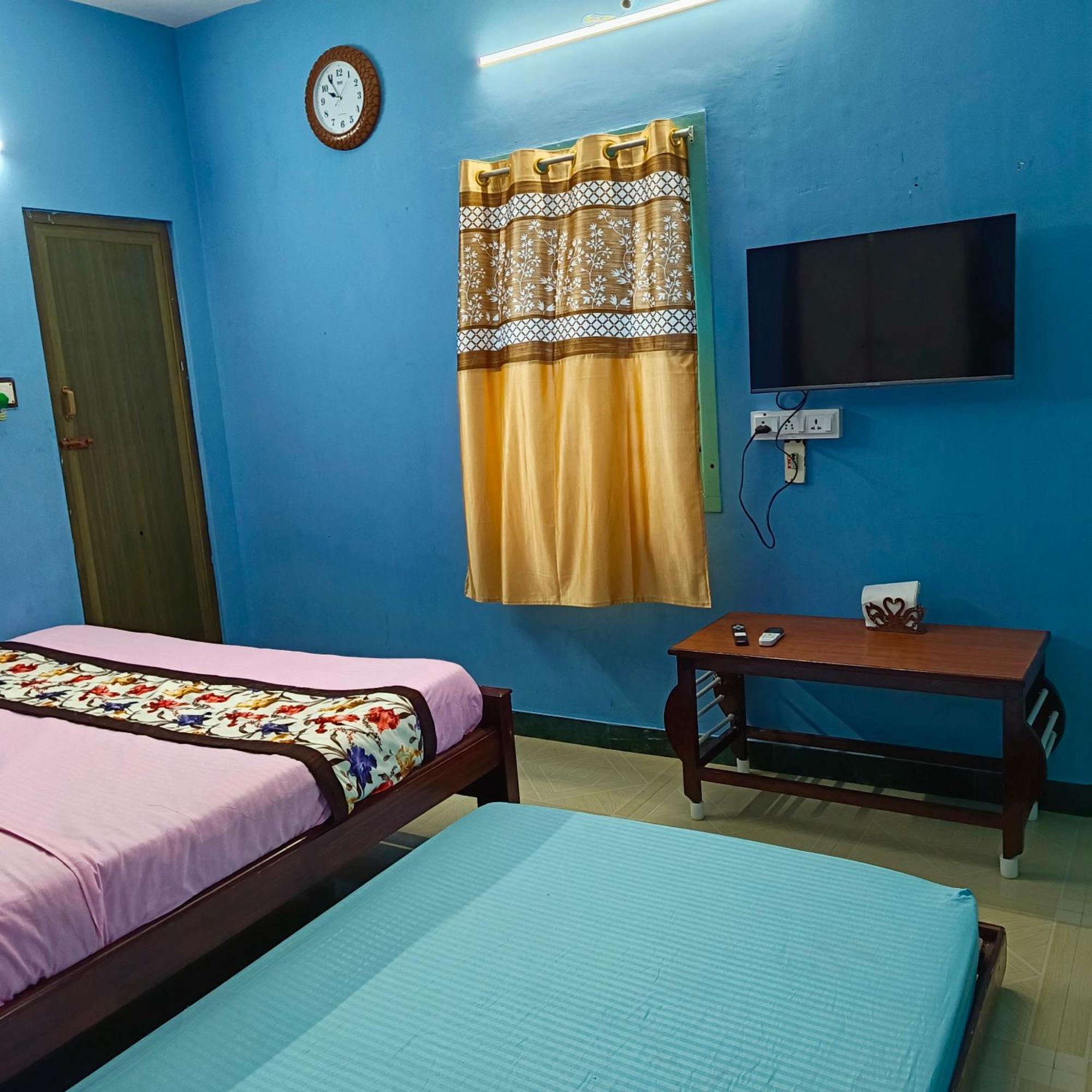 Blue Waves Homestay ポンディシェリ エクステリア 写真
